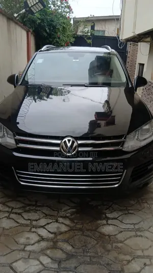 Volkswagen Touareg V6 Sport with Navigation 2013 Black
