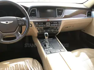 Hyundai Genesis 2015