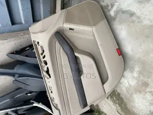 Front Left Door Mat Mercedes Benz Ml350 2014 (Cream/Carton Color)