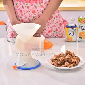 Multifunctional Manual Blender/Grinder/Grate