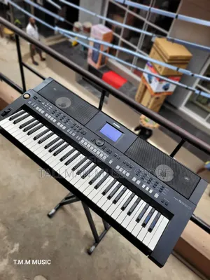 Yamaha PSR S650