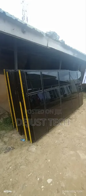 Structurer Frameless Windows