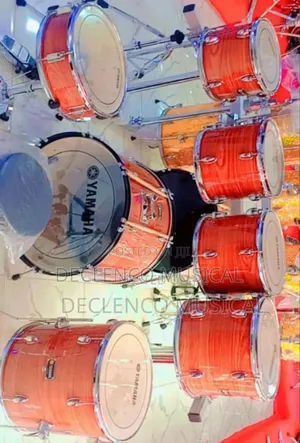 Standard Yamaha Acoustic 7set of Drums