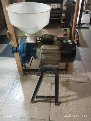 Grain Grinding Machine