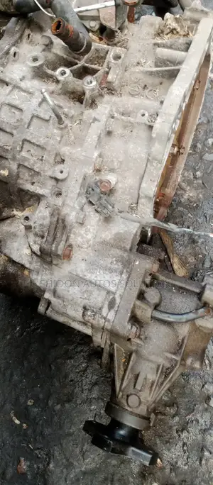 Nissan X-Trail Rouge Gearbox/ Transmission 4x4 ( 2008-2011 )