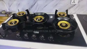 Gold Top 5 Burner Flip Up Built in Gas Cooker.