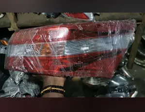 Right Back Light (Taillight) Toyota Avalon 2017