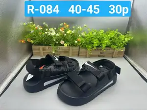 Chunky Flat Sandals With Adjustable Straps