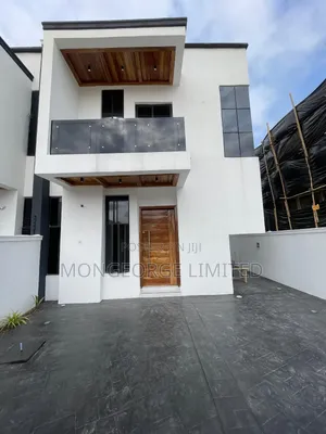 4bdrm Duplex in Chevron for sale