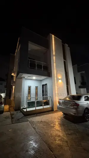 4 Bedroom Shortlet Apartment in Engr. Lere Adigun