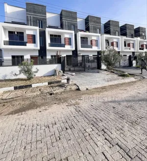 6bdrm Townhouse/Terrace in Lekki for sale