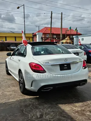 Mercedes-Benz C300 2021 White