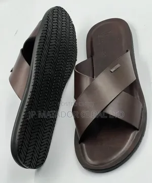 Stocks New Palm Leather Slippers