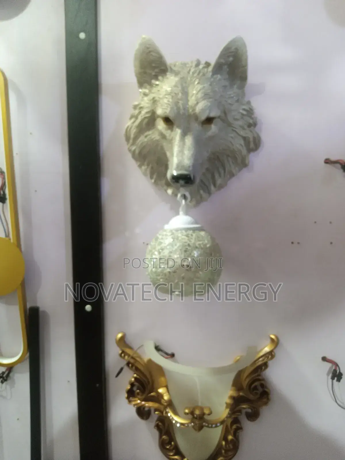White Wolf Head Decorative Royal Wall Lamp