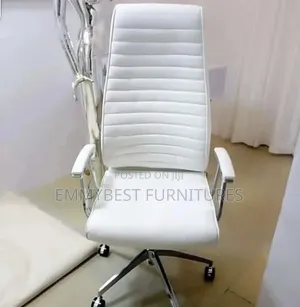 Executive White Leather Office Chair.