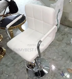 Quality Adjustable Height Bar Chair.