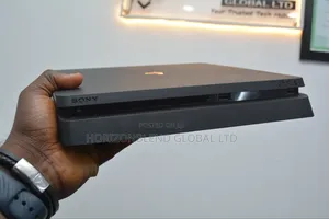 Play Station 4 Console