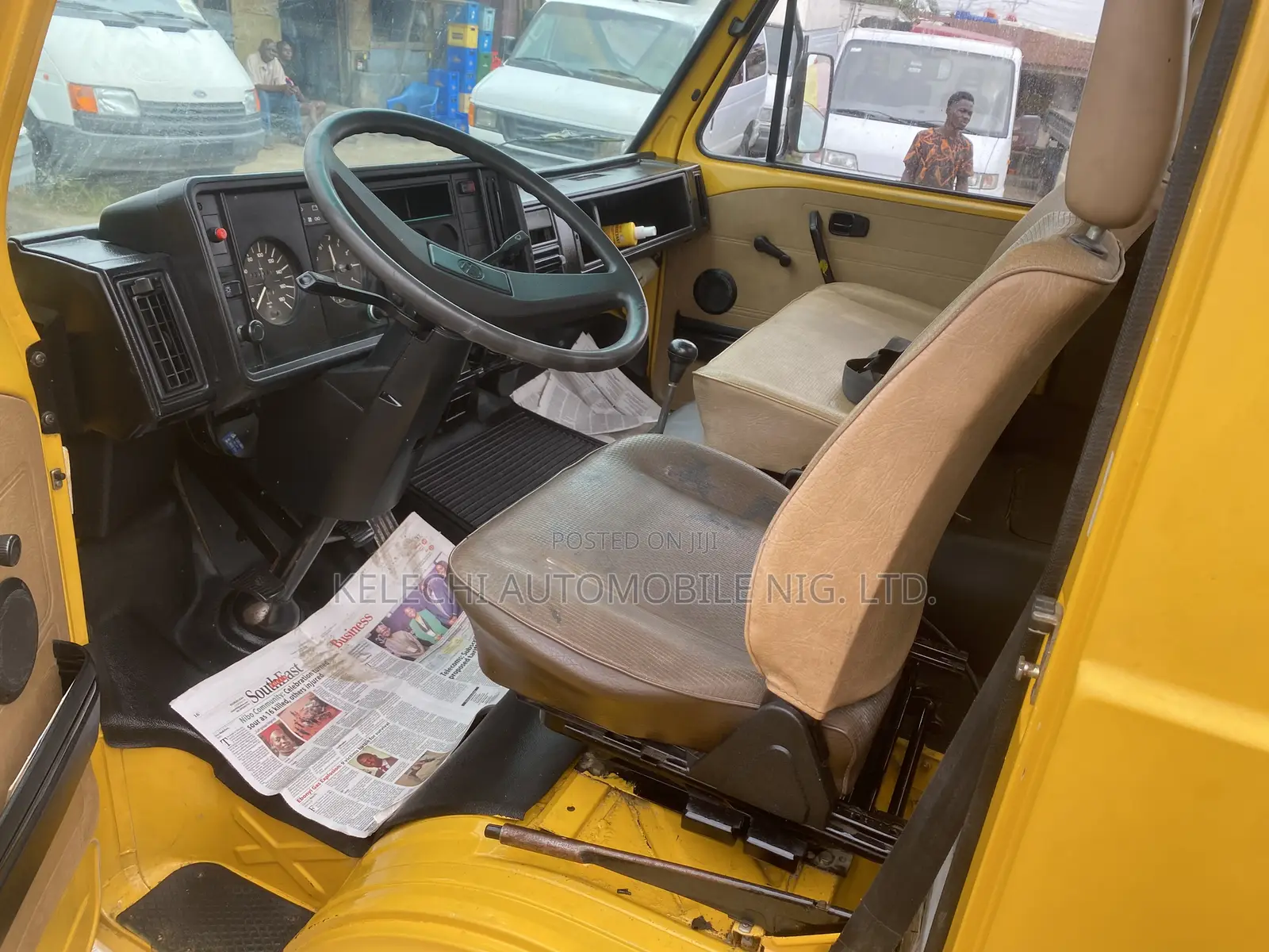 Volkswagen LT 2000 Yellow