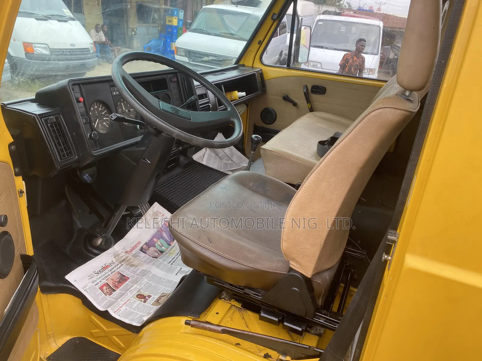 Volkswagen LT 2000 Yellow