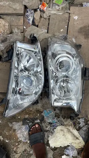 Set Headlamp Fortuner 2010