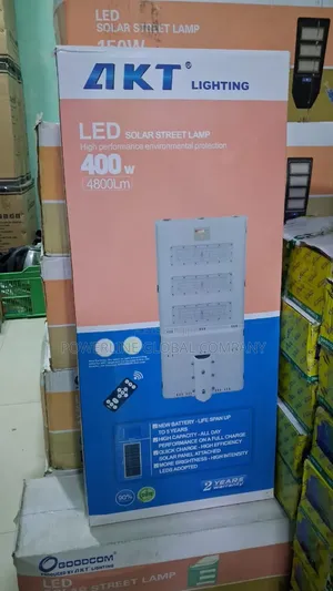 Solar Street Light 400w for Homes/ Hotels/ Companies/ Factories/Estate