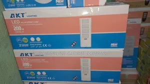 200w Solar Flood Light for Homes/ Hotels/ Estate's/ Factories/ Parks