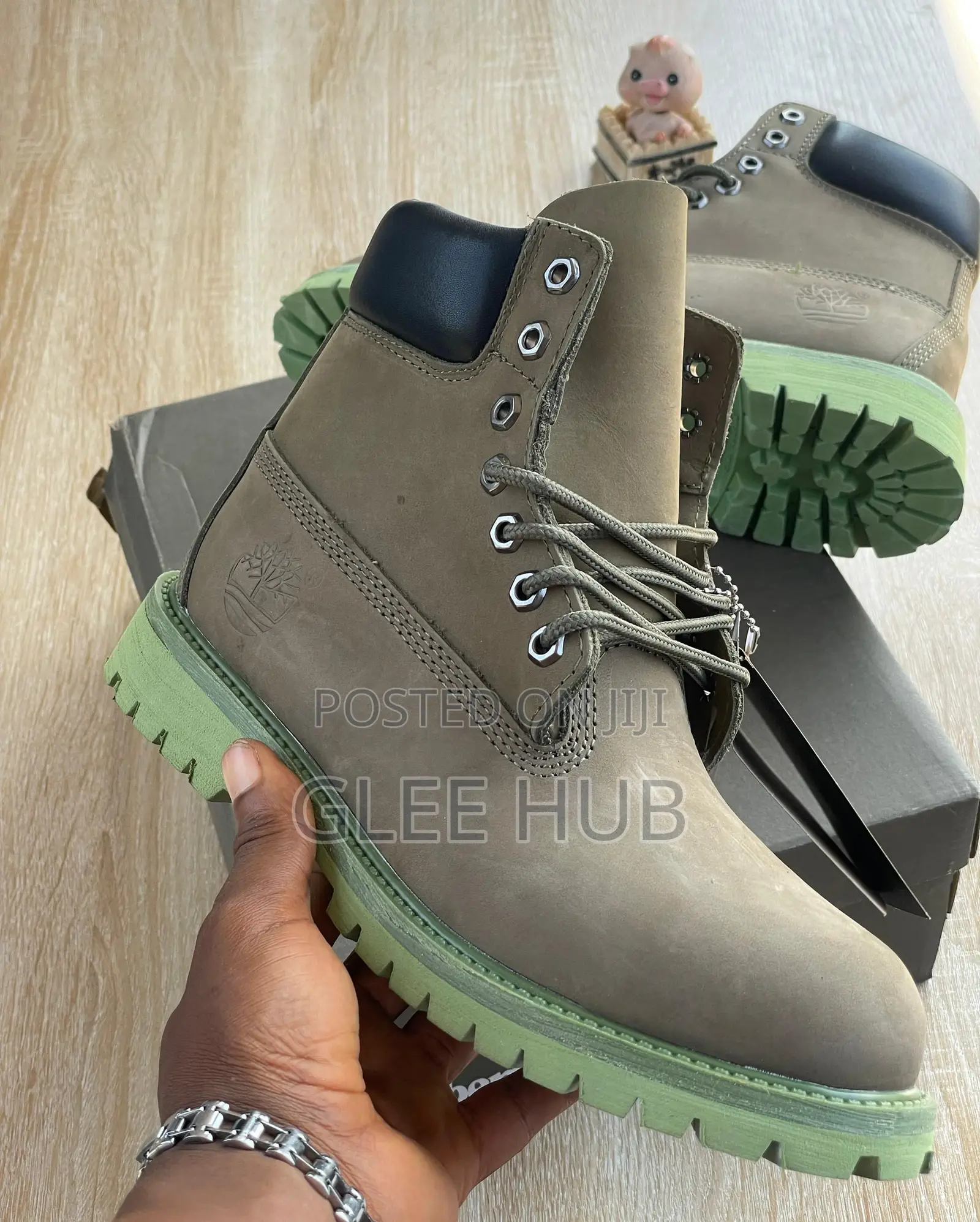 Solid Timberland Ankle Boots