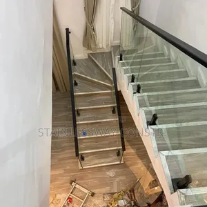 Clear View, Strong Finish – Choose Glass Railings for Your Space