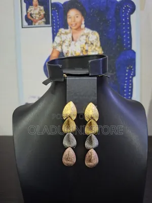 Dropping 3colour Replica Earring