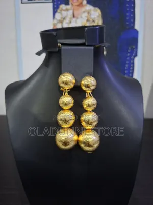 Nontarnish Replica Earring