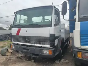 Mercedes Benz 814 Pickup Truck Short Chassis 4 Cylinder Turbo Engine