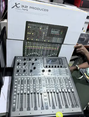 Behringer X32 Producer 32 Channel Digital Mixer ( Neatly Used)