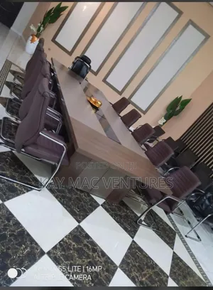 A Unique Confernce Table by 8/10 Person