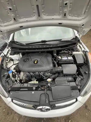 Hyundai Elantra 2012 White