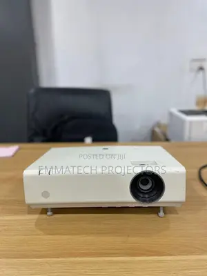 Direct Uk Used Daylight Sony   Projector  Lagos, Oyo  , Delta , Abuja