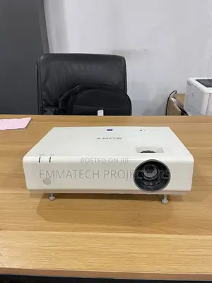 Direct Uk Used Daylight Sony   Projector  Lagos, Oyo  , Delta , Abuja
