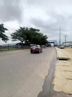 Multiple of Rooms for Sale at Lagos Road.