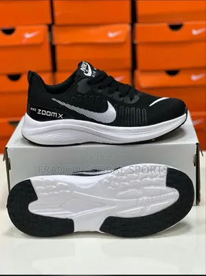 Nike Unisex Zoom Canvas