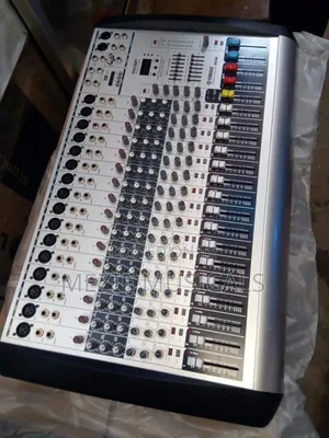 16 Channels Mixing Console