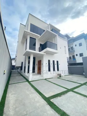 4bdrm Duplex in Chevron for sale