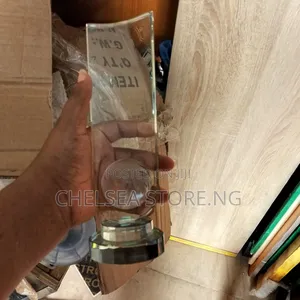 Quality Glass Plague Drt54