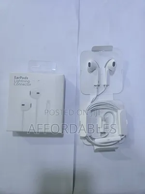 Apple Earpods Lightning Connector