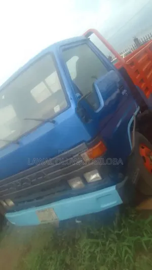 Nigeria Used Toyota Dyna 300 Long Chassis Diesel Engine