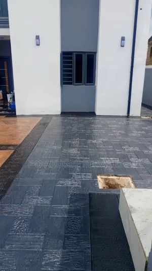 Concrete Floor Stamped With a Perfect Finish Touch
