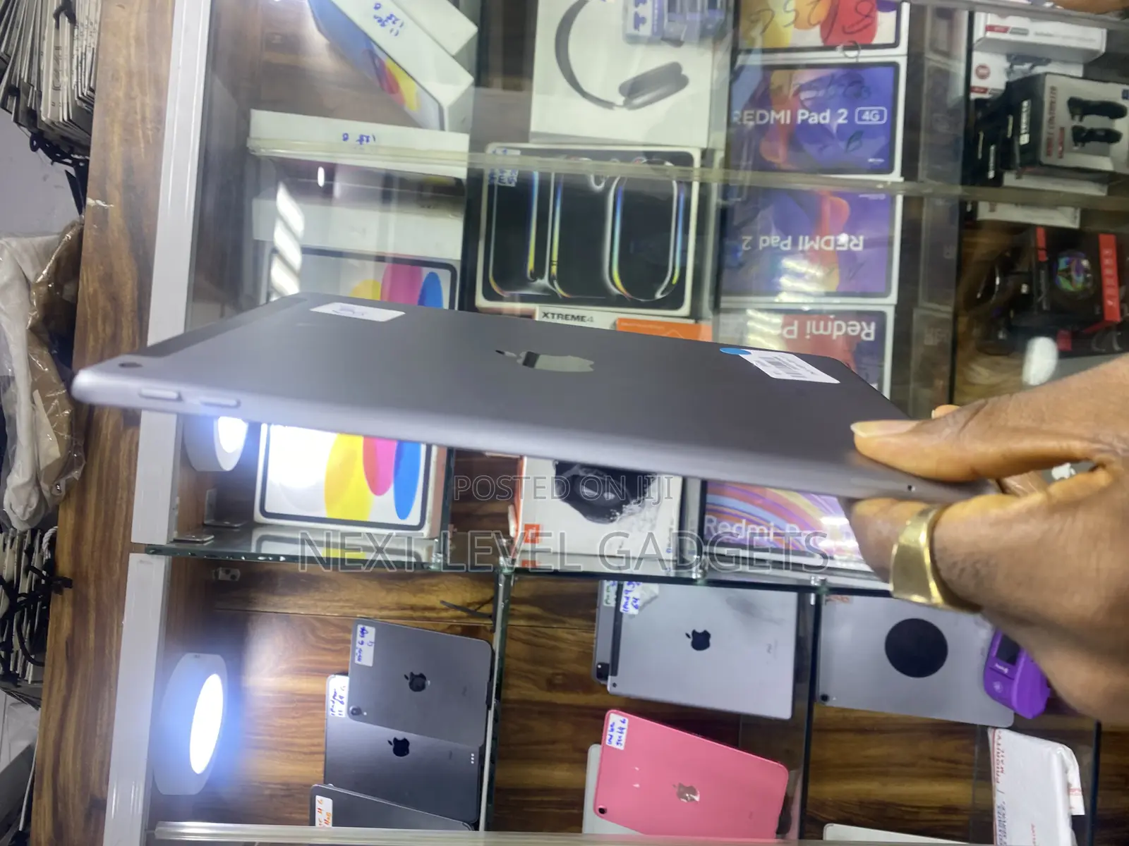 Apple iPad 9.7 32 GB Gray