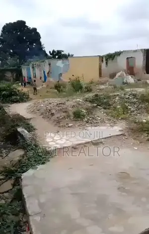 700 SQM of Land Close to Poole Bus Stop Akowonjo for Sale