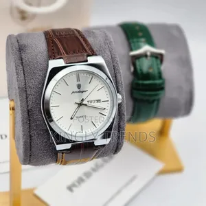 Poedagar Leather Strap Wristwatch