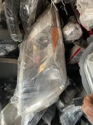 Set Headlamp Prius 2005