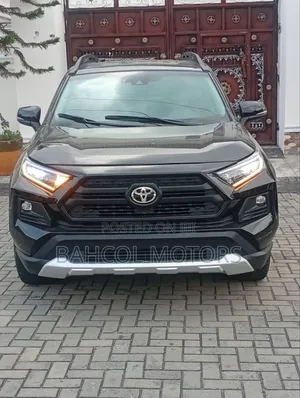 Toyota RAV4 XLE 2022 Black