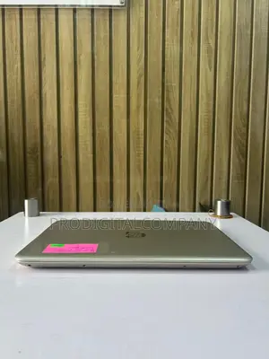Laptop HP Pavilion 15-eh0050wm 8GB Intel Core i3 HDD 1T